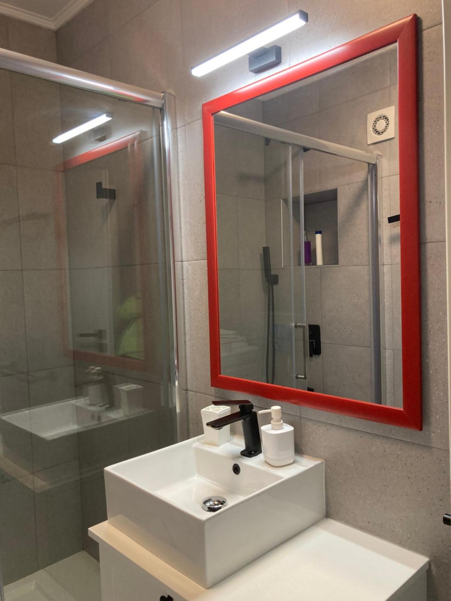 Apartamentul Max, Practic Si Confortabil Oradea Exteriör bild